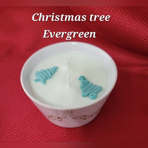 Christmas Tree Evergreen Soy Candle In Vintage Dish - Picture 1 of 5